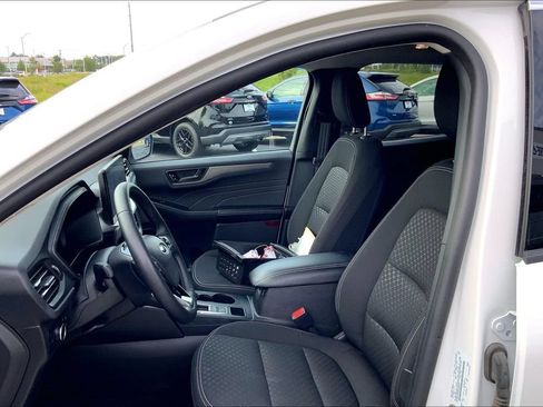 Used 2024 Ford Escape Active w/ Tech Pack #1 AWD/4WD image 9