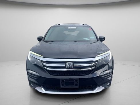 Used 2018 Honda Pilot Touring image 3