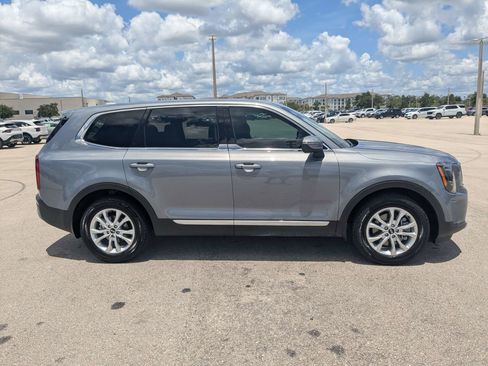 Used 2020 Kia Telluride LX FWD image 4