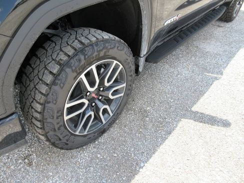 New 2026 GMC Sierra 1500 AT4 w/ AT4 Premium Package AWD/4WD image 14