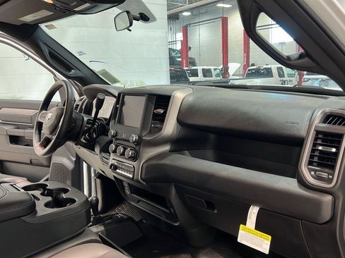 New 2024 RAM 3500 Tradesman AWD/4WD image 27