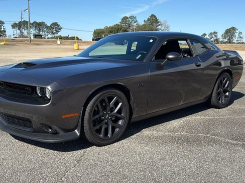 Used 2023 Dodge Challenger R/T w/ Blacktop Package image 4