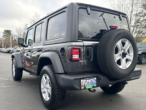 Used 2022 Jeep Wrangler Unlimited Sport image 3