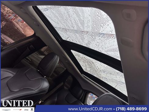 Used 2021 Jeep Cherokee Limited image 15