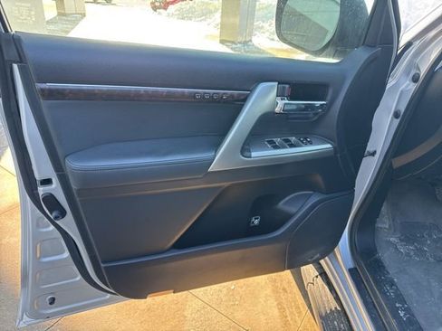 Used 2015 Toyota Land Cruiser w/ Preferred Accessory Package image 24