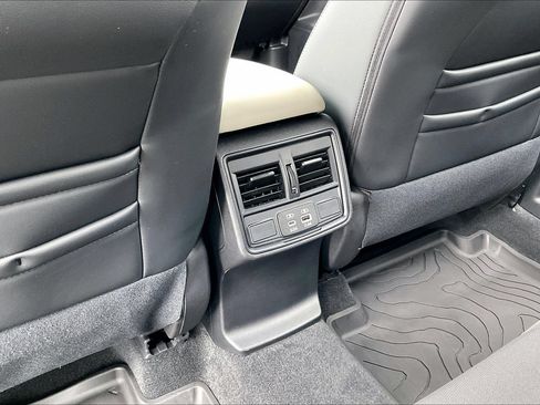 Certified 2026 Subaru Forester Premium AWD/4WD image 24