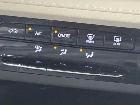 Used 2023 Buick Envision Preferred FWD image 27
