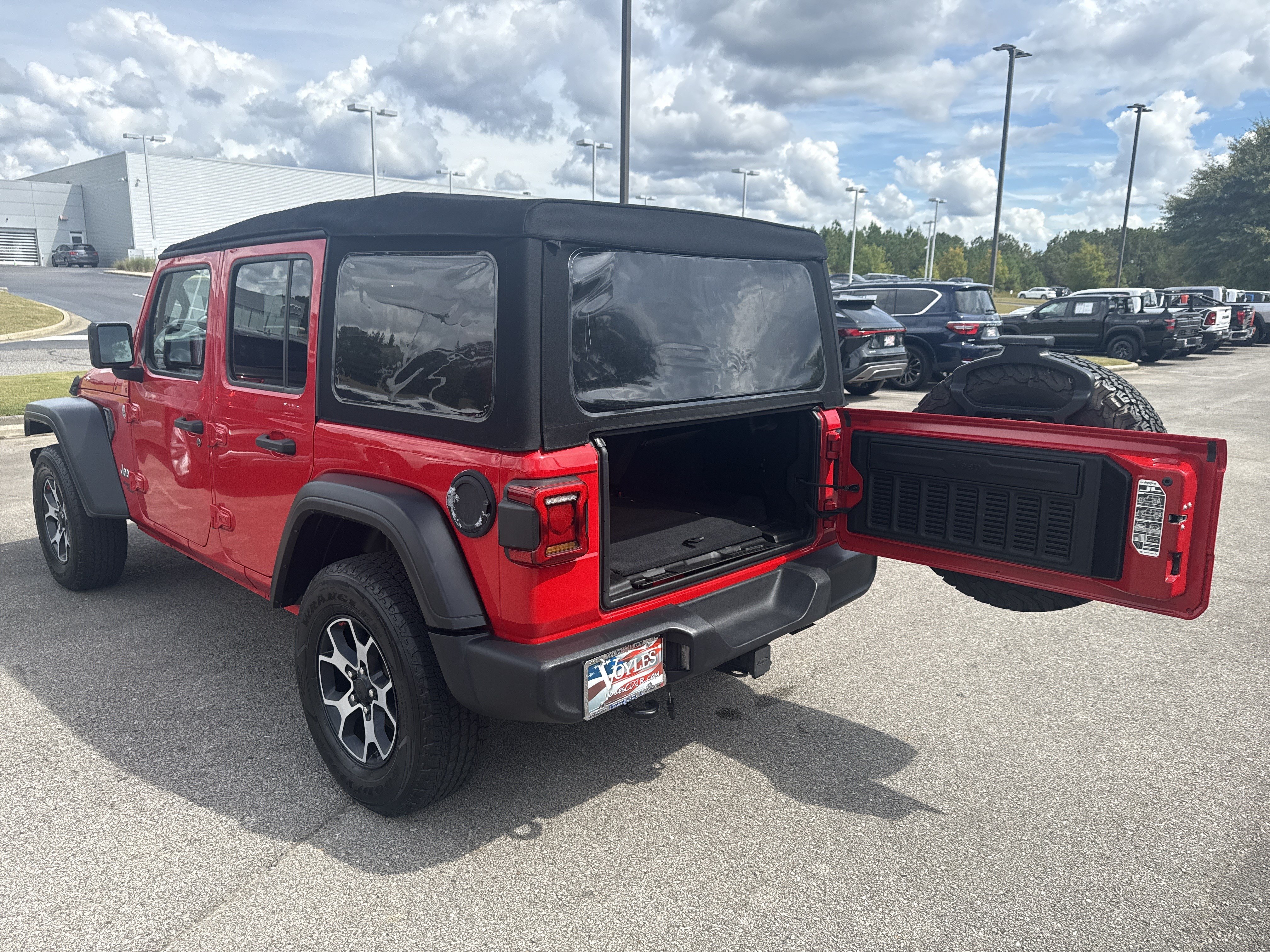 Used 2019 Jeep Wrangler Unlimited Sport S AWD/4WD image 18
