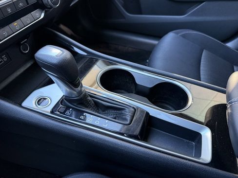 Used 2024 Nissan Altima 2.5 SV image 25