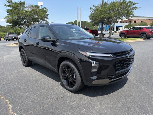 New 2026 Chevrolet Trax ACTIV w/ Driver Confidence Package FWD image 3