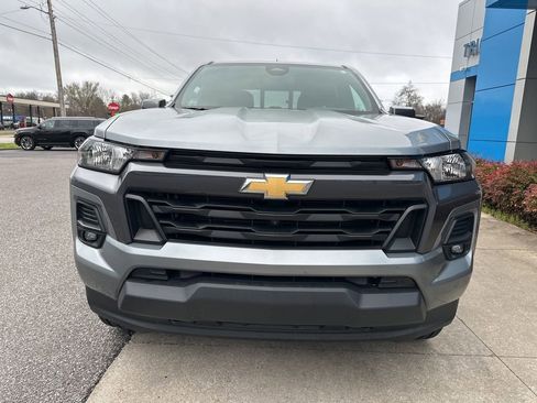 Used 2024 Chevrolet Colorado LT w/ LT Convenience Package II image 4