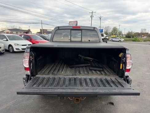 Used 2014 Toyota Tacoma 4x4 Double Cab w/ SR5 Package image 30