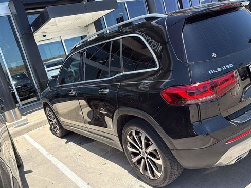Certified 2022 Mercedes-Benz GLB 250 4MATIC image 3