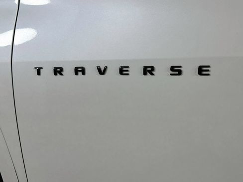 Used 2019 Chevrolet Traverse Premier w/ LPO, Blackout Package AWD/4WD image 10