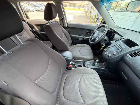 Used 2012 Kia Soul FWD image 6