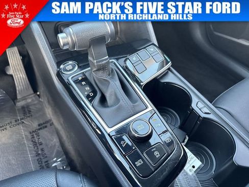 Used 2025 Kia Sportage EX w/ Premium Package image 29