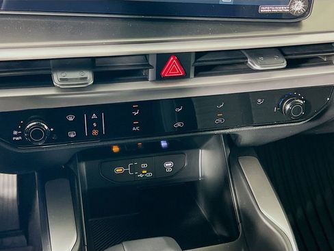 New 2026 Kia Sorento LX FWD image 12