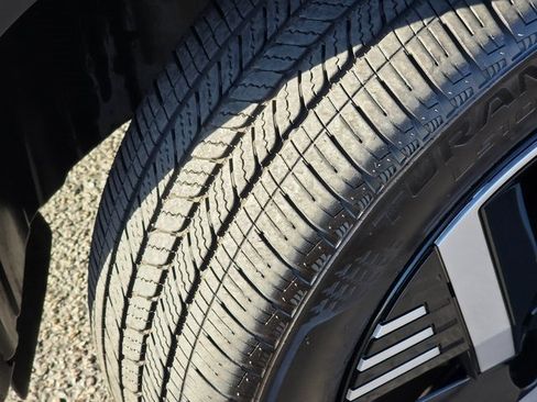 Used 2025 Nissan Kicks SV w/ Illumination Package image 9