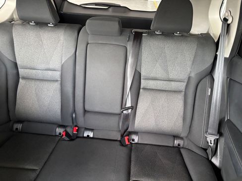 Used 2025 Nissan Rogue SV FWD image 40