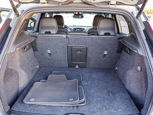 Used 2021 Volvo XC40 P8 Recharge image 27