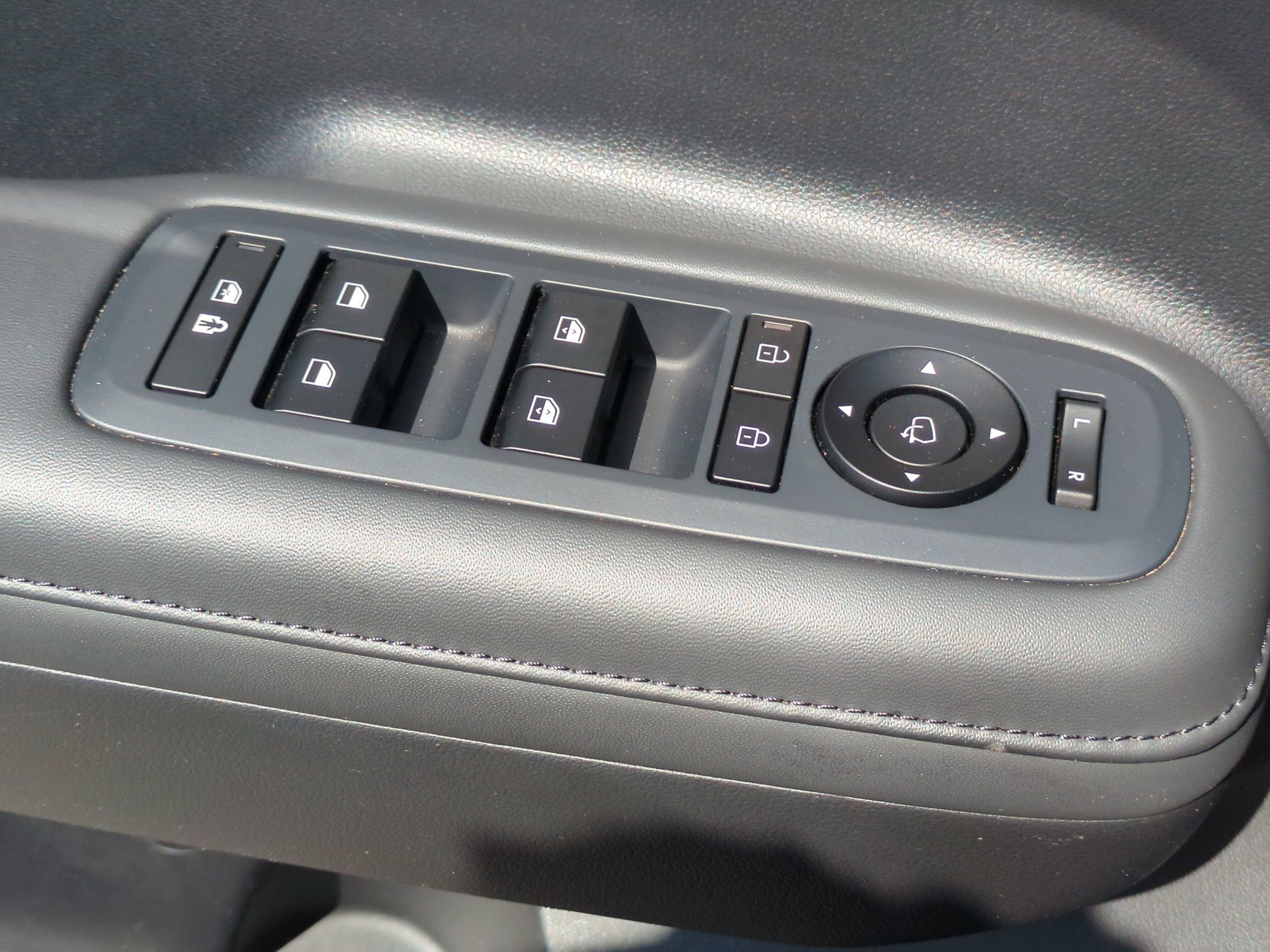 Used 2024 Hyundai Santa Fe Limited AWD/4WD image 12