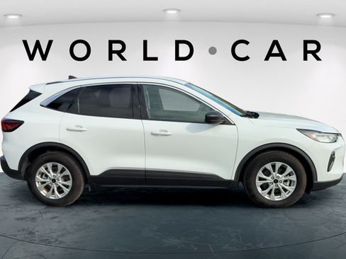 Used 2023 Ford Escape Active FWD image 8