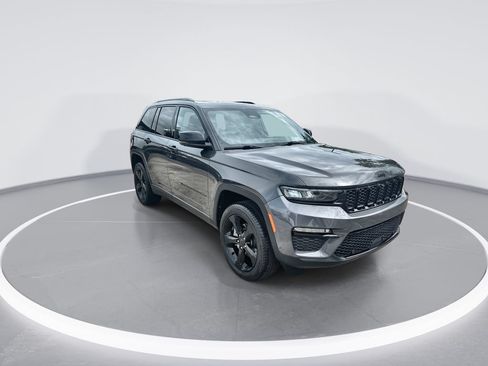 Used 2024 Jeep Grand Cherokee Limited w/ Luxury Tech Group II AWD/4WD image 2