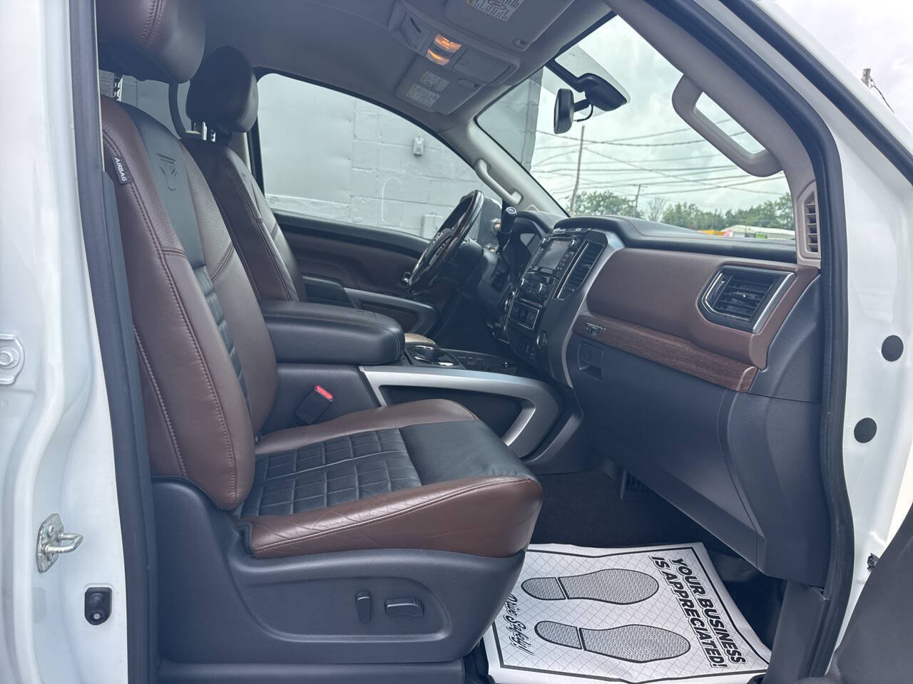 Used 2017 Nissan Titan Platinum Reserve AWD/4WD image 26