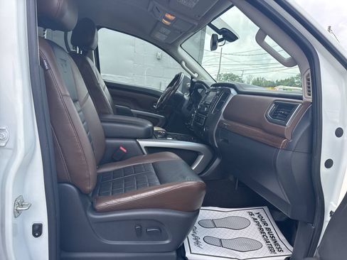Used 2017 Nissan Titan Platinum Reserve AWD/4WD image 26