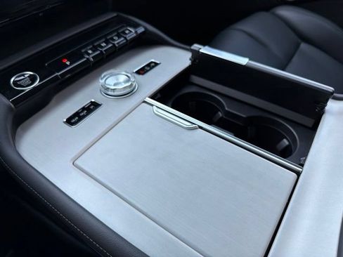 New 2027 Lincoln Navigator Premiere AWD/4WD image 21