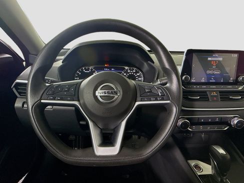 Used 2022 Nissan Altima 2.5 SV FWD image 13