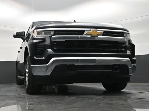 Used 2023 Chevrolet Silverado 1500 LT w/ Z71 Off-Road Package AWD/4WD image 26