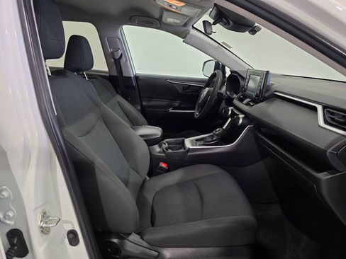 Used 2021 Toyota RAV4 LE image 23