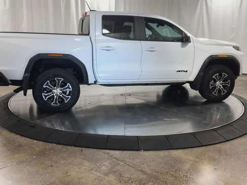 Used 2023 GMC Canyon AT4 image 9