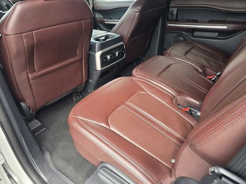 Used 2024 Ford Expedition Limited AWD/4WD image 13
