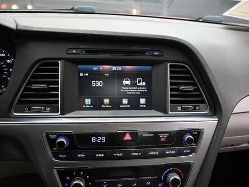 Used 2016 Hyundai Sonata SE w/ Cargo Package FWD image 12