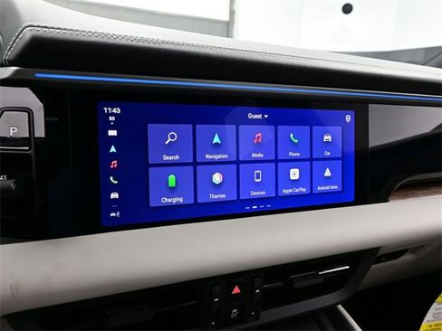 Used 2024 Porsche Macan 4 Electric image 10