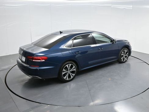 Used 2022 Volkswagen Passat 2.0T SE FWD image 42