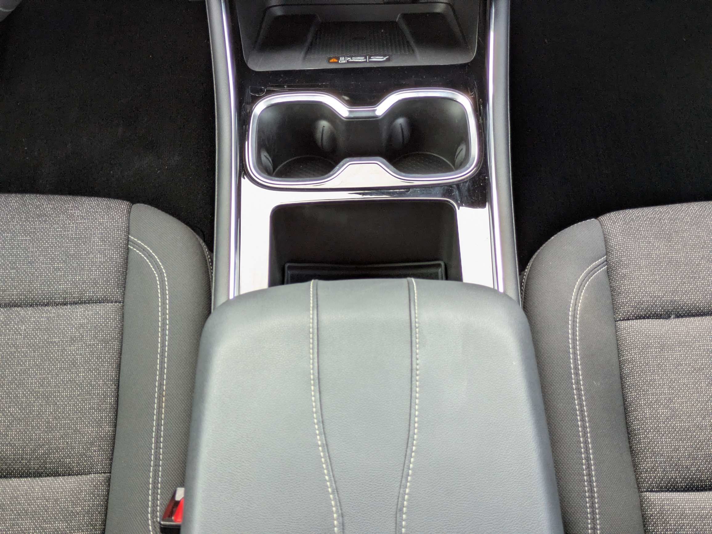Used 2025 Chevrolet Traverse LT FWD image 6
