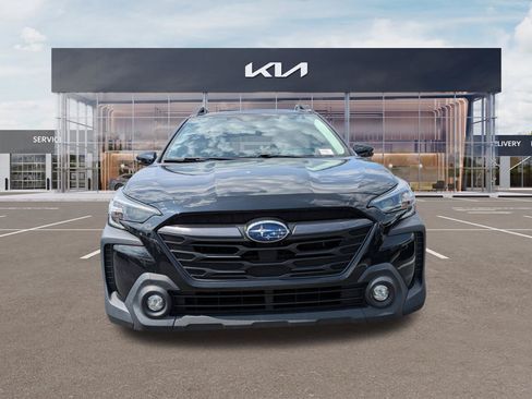 Used 2024 Subaru Outback Premium AWD/4WD image 7