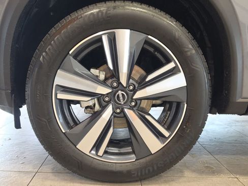 Used 2026 Nissan Rogue SL AWD/4WD image 13
