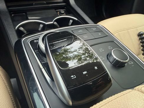 Used 2019 Mercedes-Benz GLS 450 4MATIC image 30