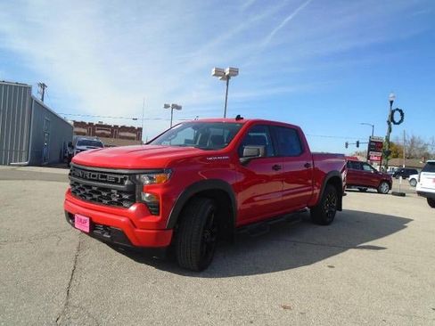 Used 2022 Chevrolet Silverado 1500 Custom AWD/4WD image 3