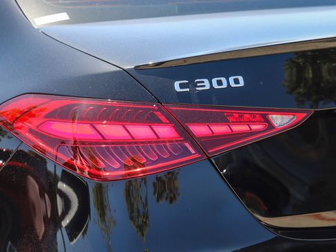 Used 2022 Mercedes-Benz C 300 Sedan image 7