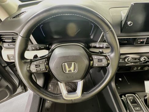 Used 2023 Honda Pilot EX-L image 11