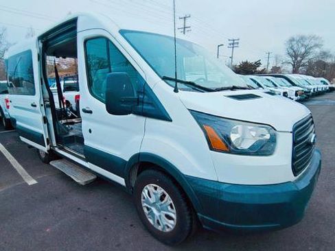 Used 2018 Ford Transit 150 XL image 4