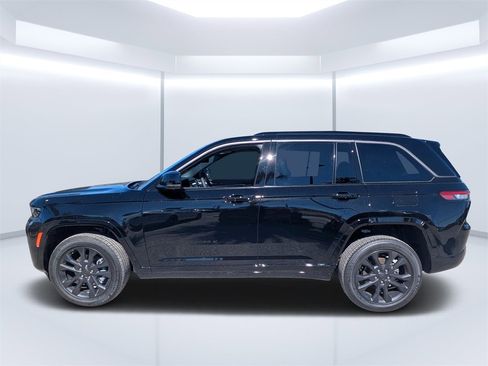 Used 2026 Jeep Grand Cherokee Limited image 7