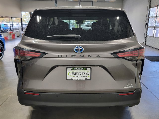 Used 2022 Toyota Sienna XLE FWD image 6