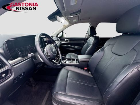 Used 2023 Kia Sorento EX AWD/4WD image 29