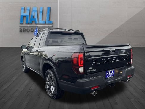 Used 2025 Honda Ridgeline Sport image 3